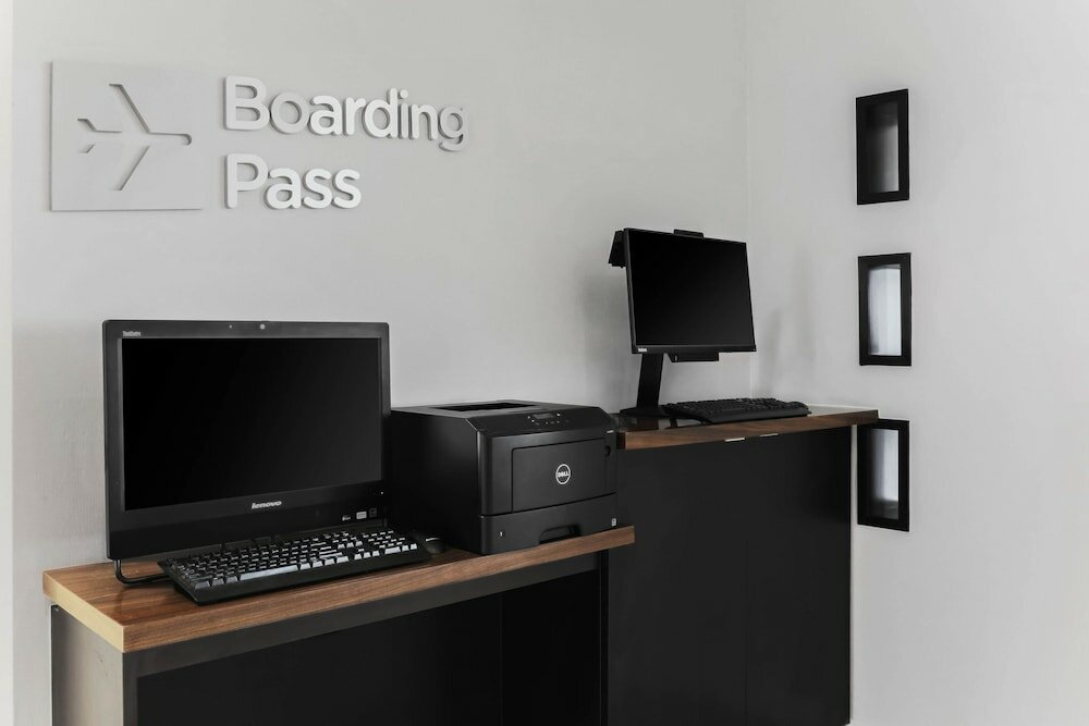 Фото Courtyard by Marriott Austin Airport