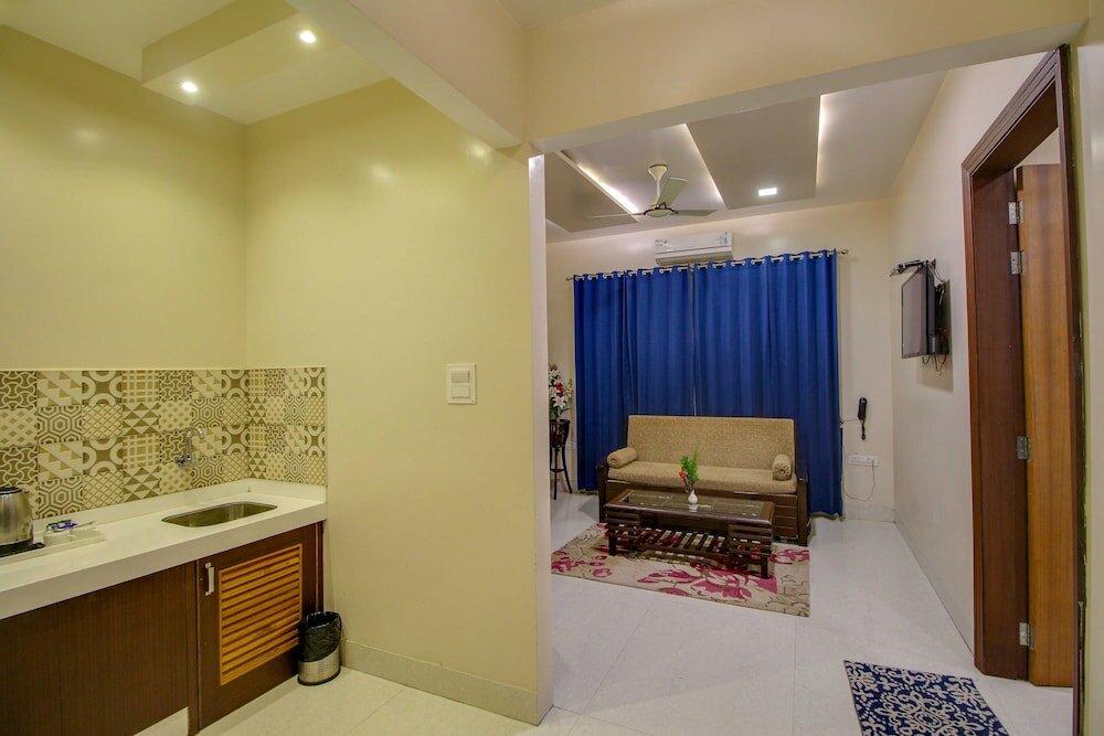 Фото Maulik Mansion Resort