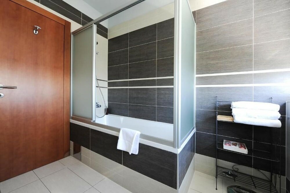 Фото Sunset Penthouse Apartment with Hot Tub