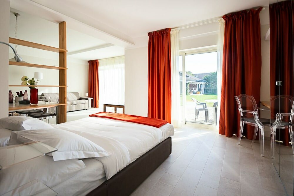 Фото Business Hotel