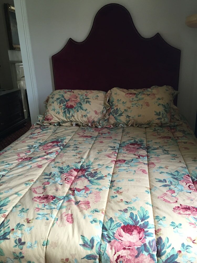 Фото Nine O Five Royal Hotel