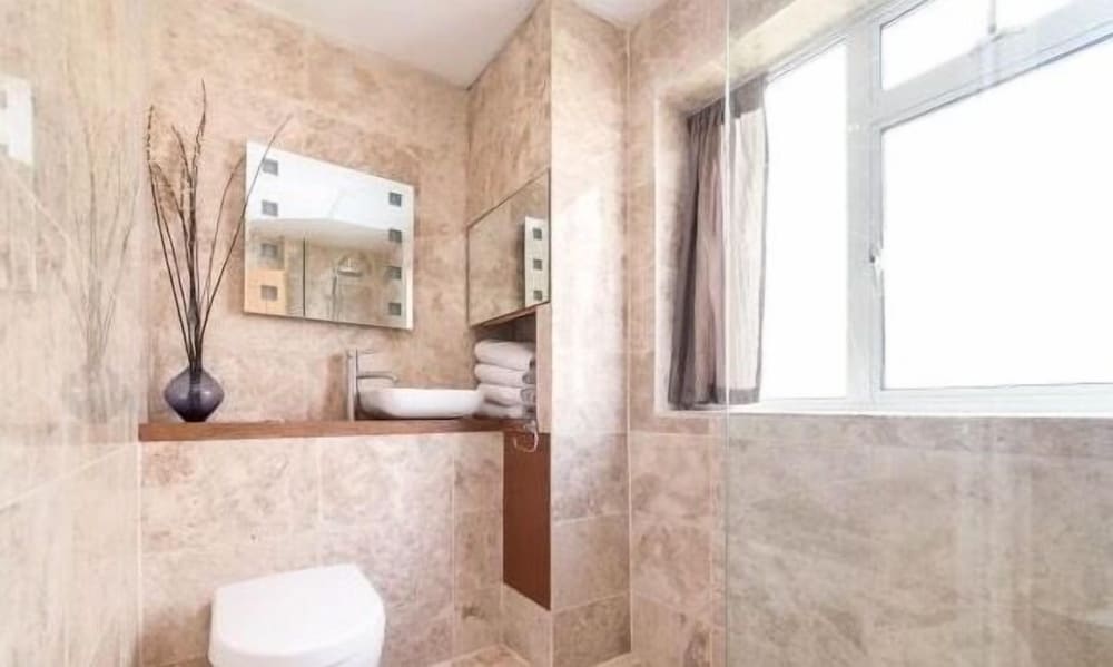 Фото Kensington Olympia Apartments