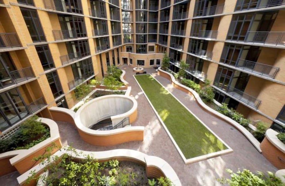 Фото Global Luxury Suites at The Convention Center