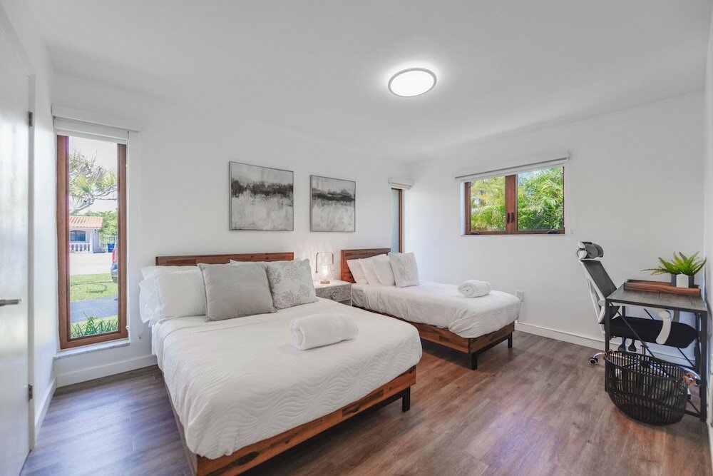 Фото Awesome House with pool Westchester