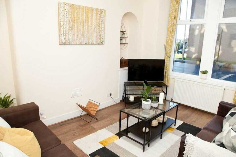 Фото Snug - Logie Baird Apartment
