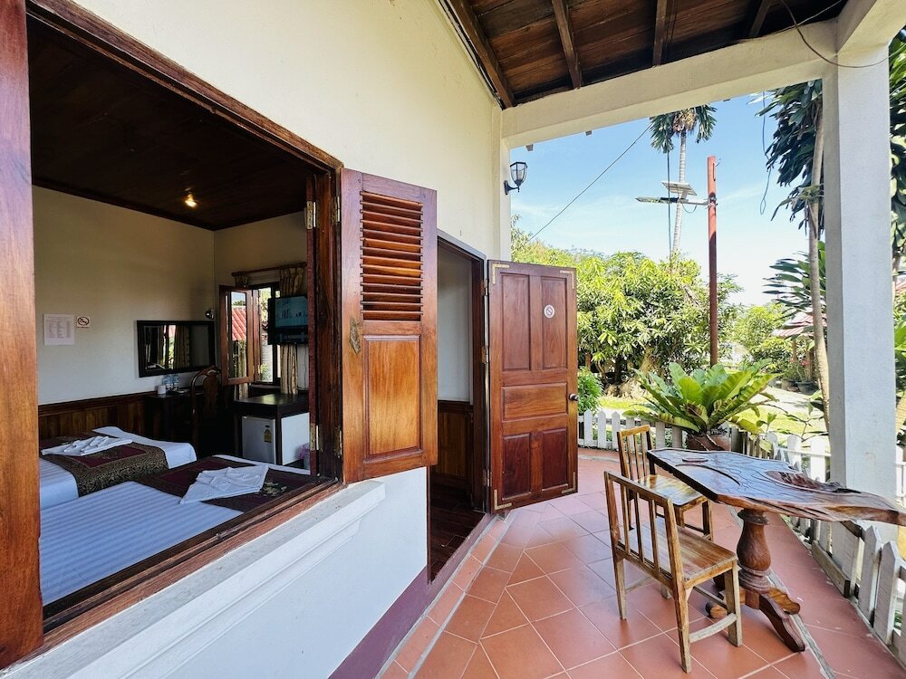 Фото Kingkham Riverside Hotel