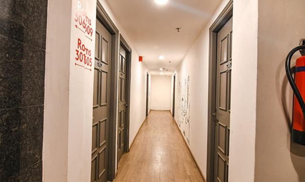 Фото Fabhotel Sayeeda International