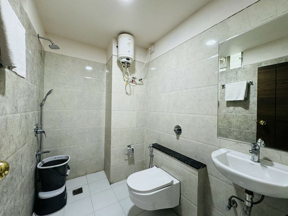 Фото Anroute Stays City Center