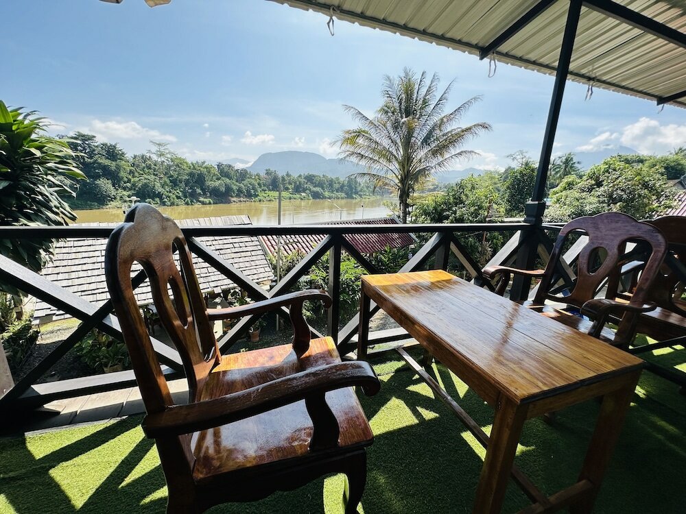 Фото Kingkham Riverside Hotel