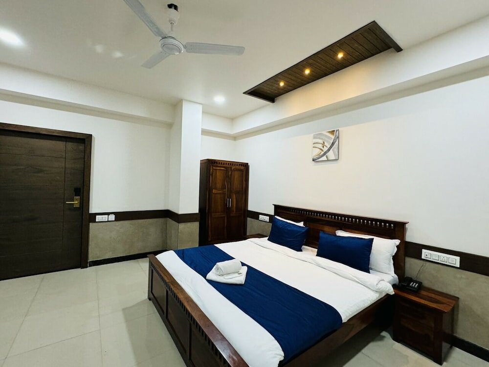 Фото Anroute Stays City Center