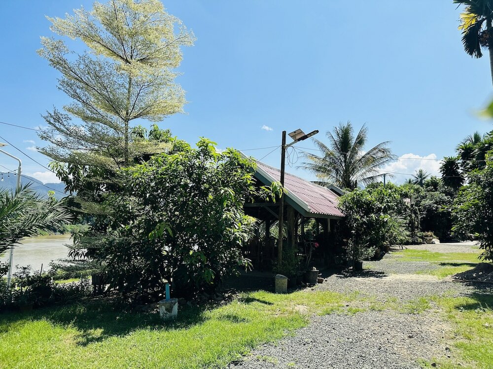 Фото Kingkham Riverside Hotel