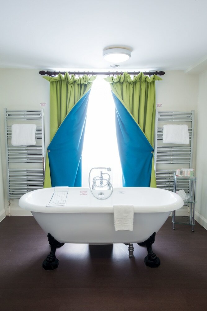 Фото Voco Oxford Spires Hotel