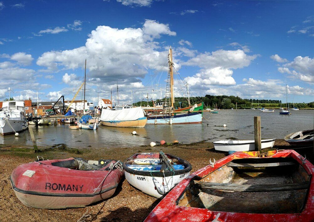 Фото The Crown hotel