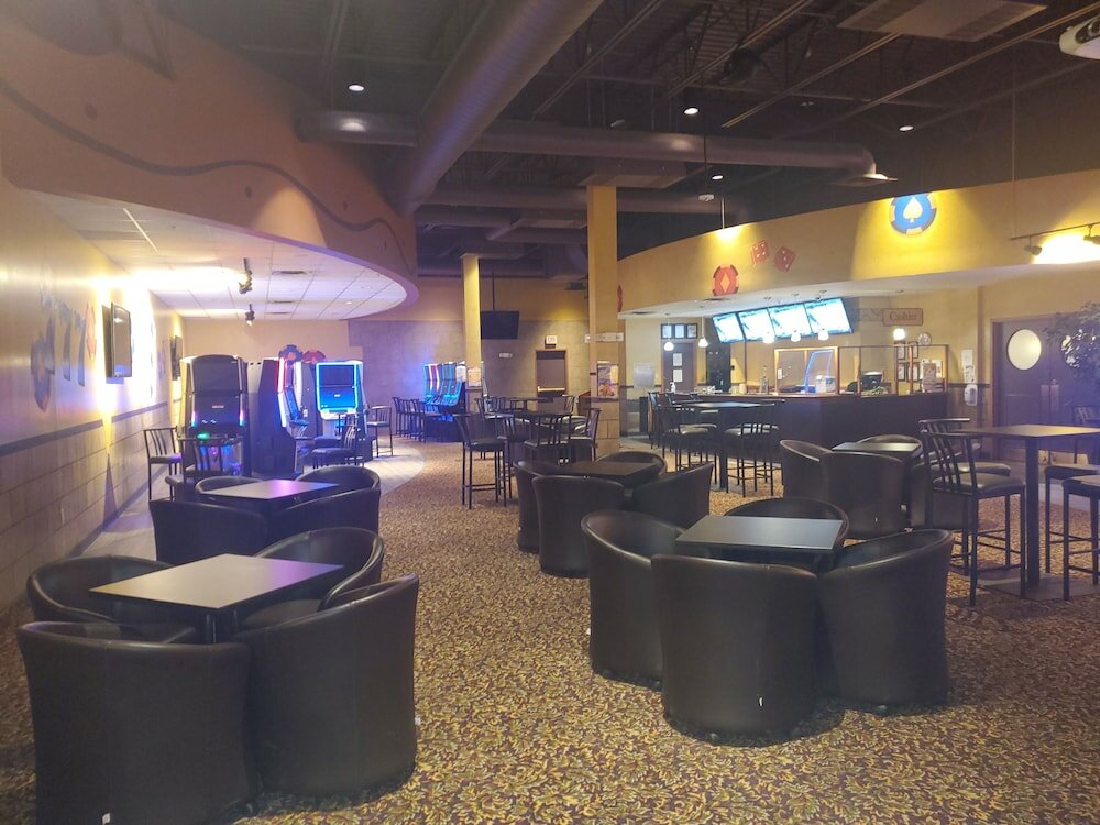 Фото Canad Inns Destination Centre Club Regent Casino Hotel