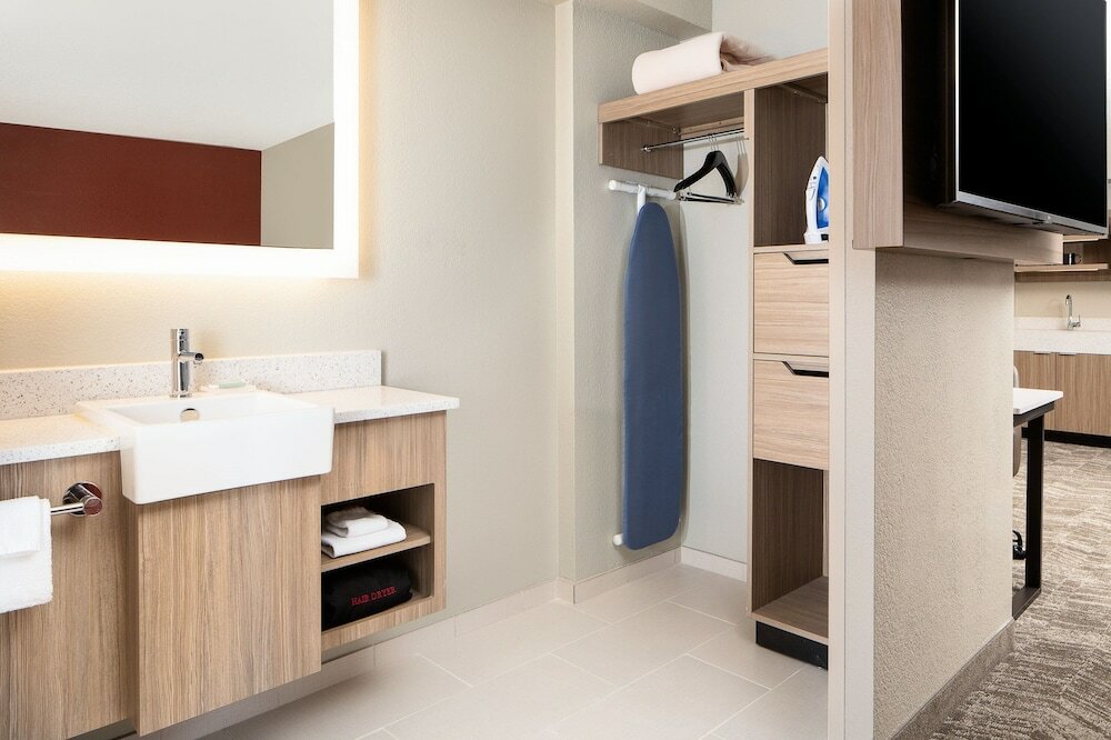 Фото SpringHill Suites Dallas Downtown West End