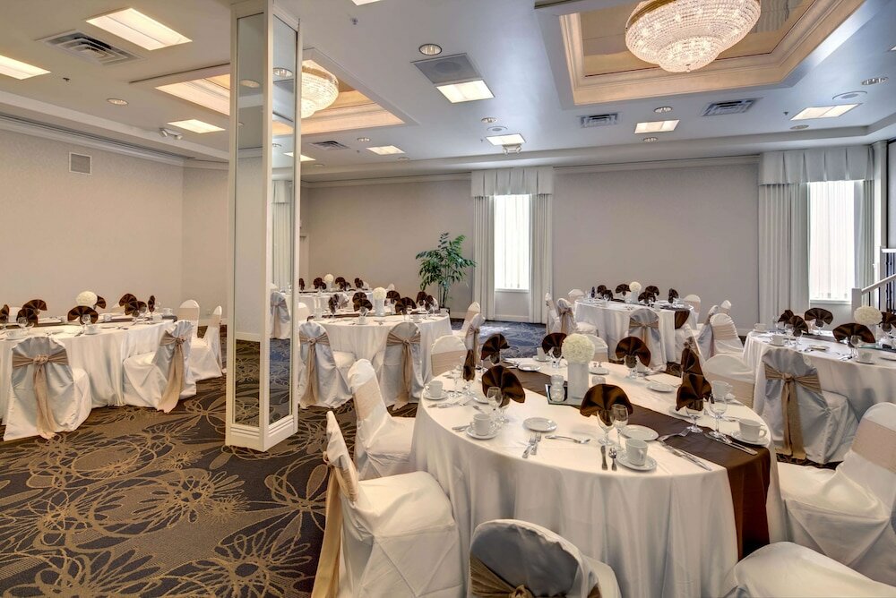 Фото DoubleTree by Hilton Milwaukee Downtown