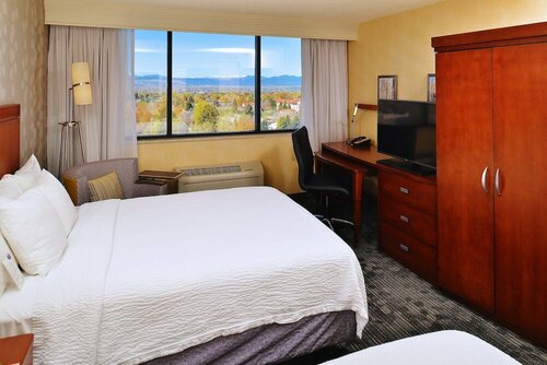 Гостиница Courtyard by Marriott Denver Cherry Creek