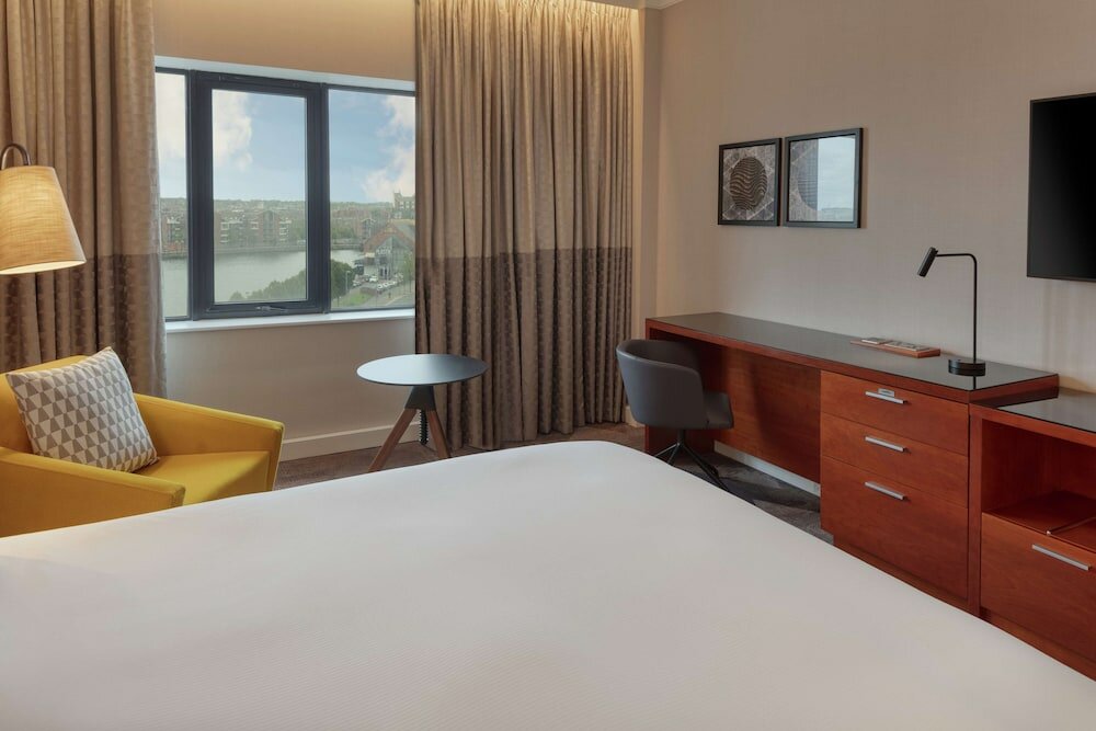 Фото Hilton Belfast