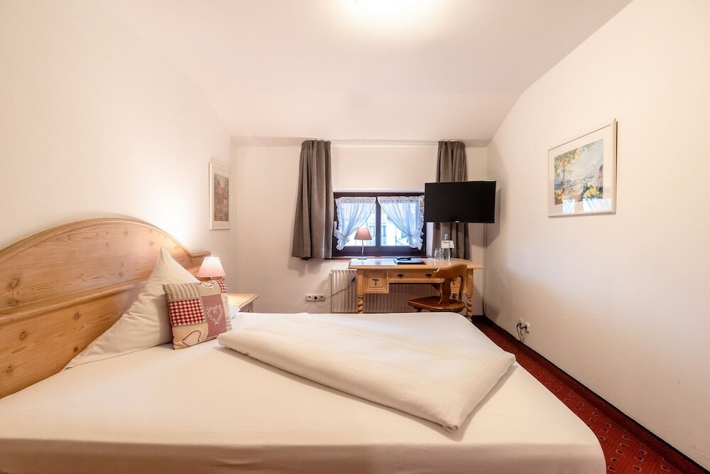 Фото Hotel Sauerlacher Post