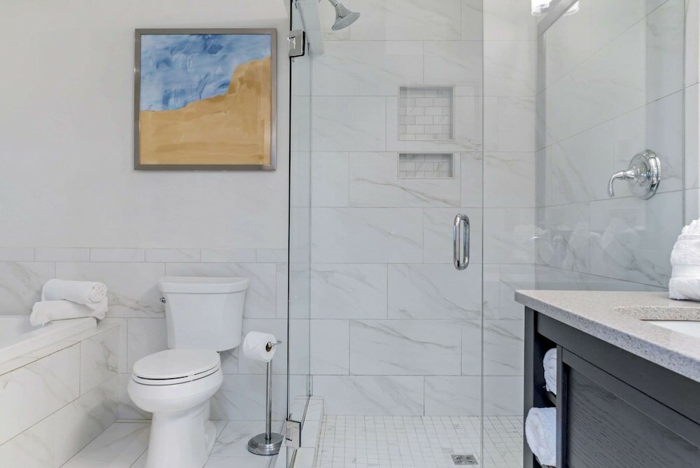 Фото Comfort Inn Plainwell