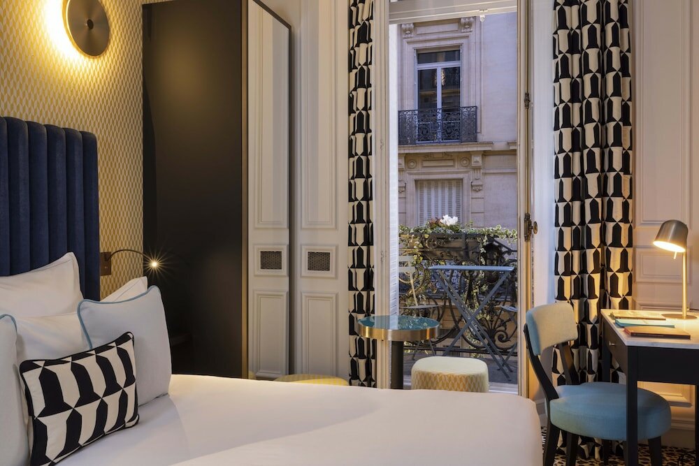 Фото Отель West End