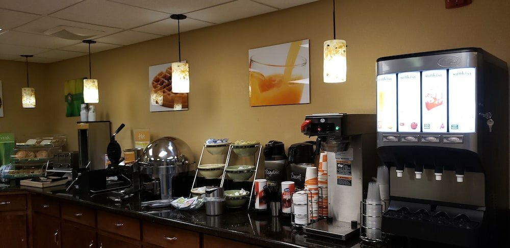 Фото Quality Inn & Suites Lafayette