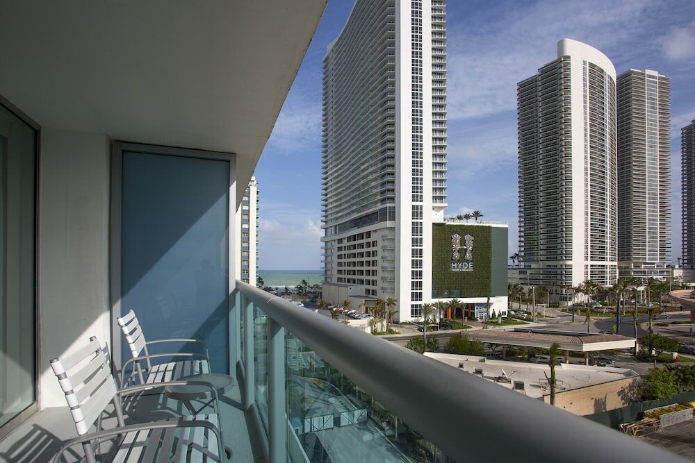 Фото DoubleTree Resort by Hilton Hollywood Beach