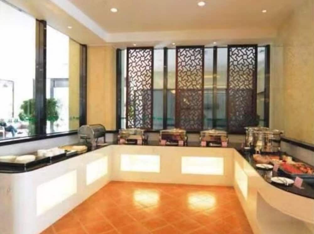 Фото GreenTree Inn Dongguan Houjie Business Hotel