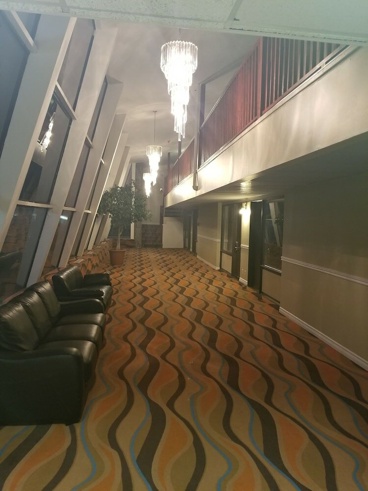 Фото Baymont by Wyndham Montreal Airport