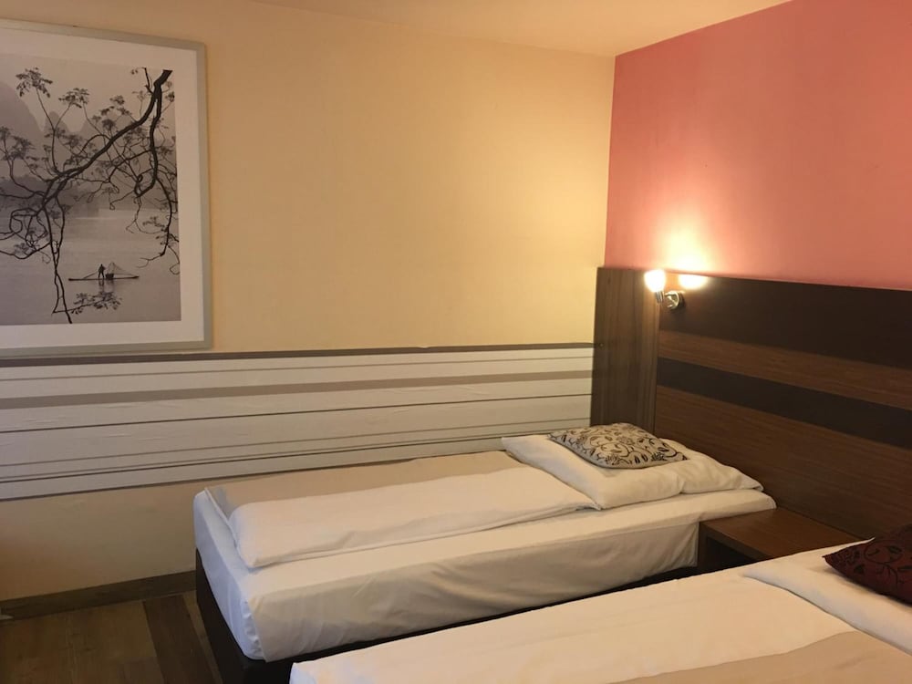 Фото Hotel Alt Düsseldorf