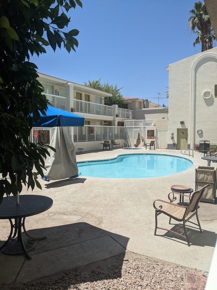 Фото SureStay Plus Hotel by Best Western Tempe University