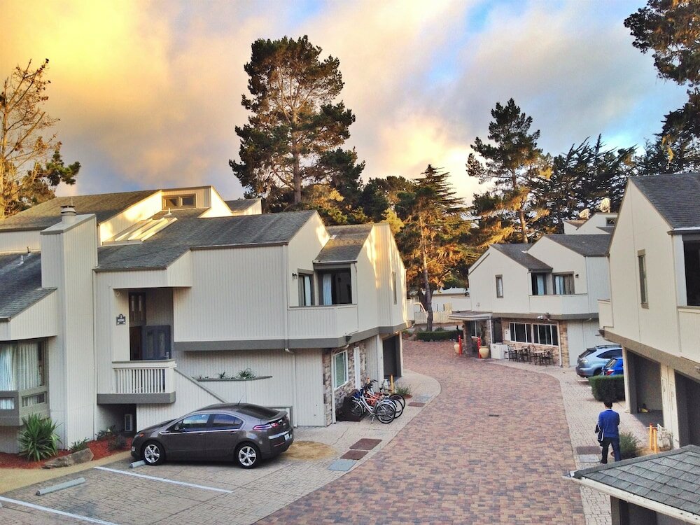 Фото Best Western The Inn & Suites Pacific Grove