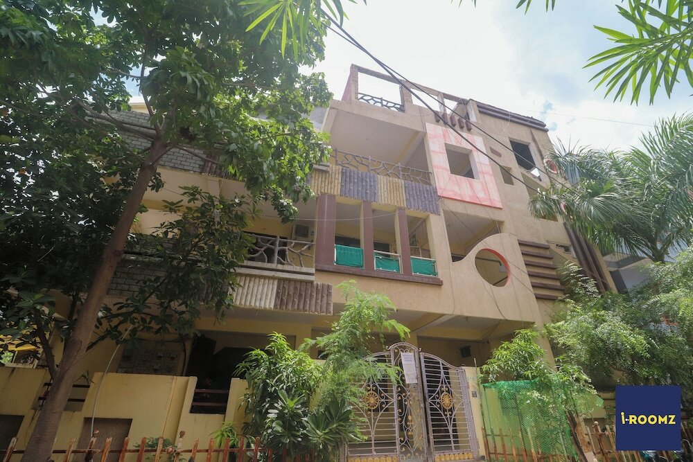 Фото IROOMZ Peaceful Stay Villa