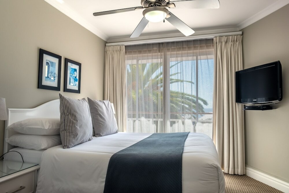 Фото The Bantry Aparthotel by Totalstay