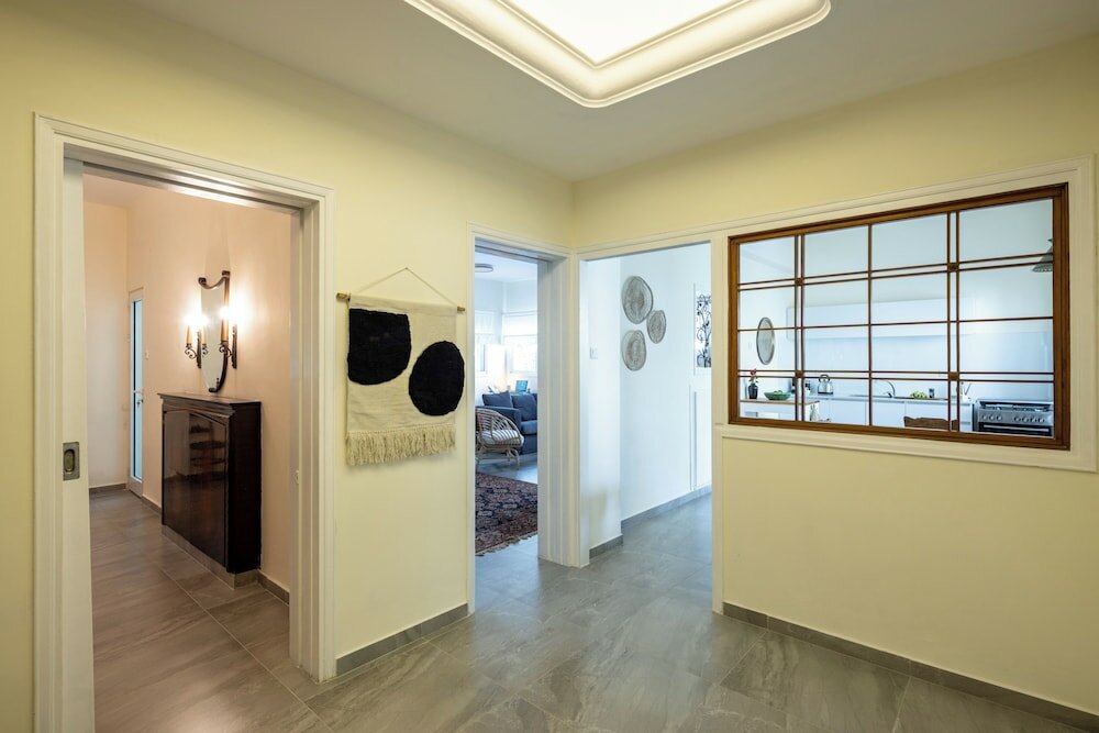 Фото Eclectic Rabin Square Apt by Sea N' Rent