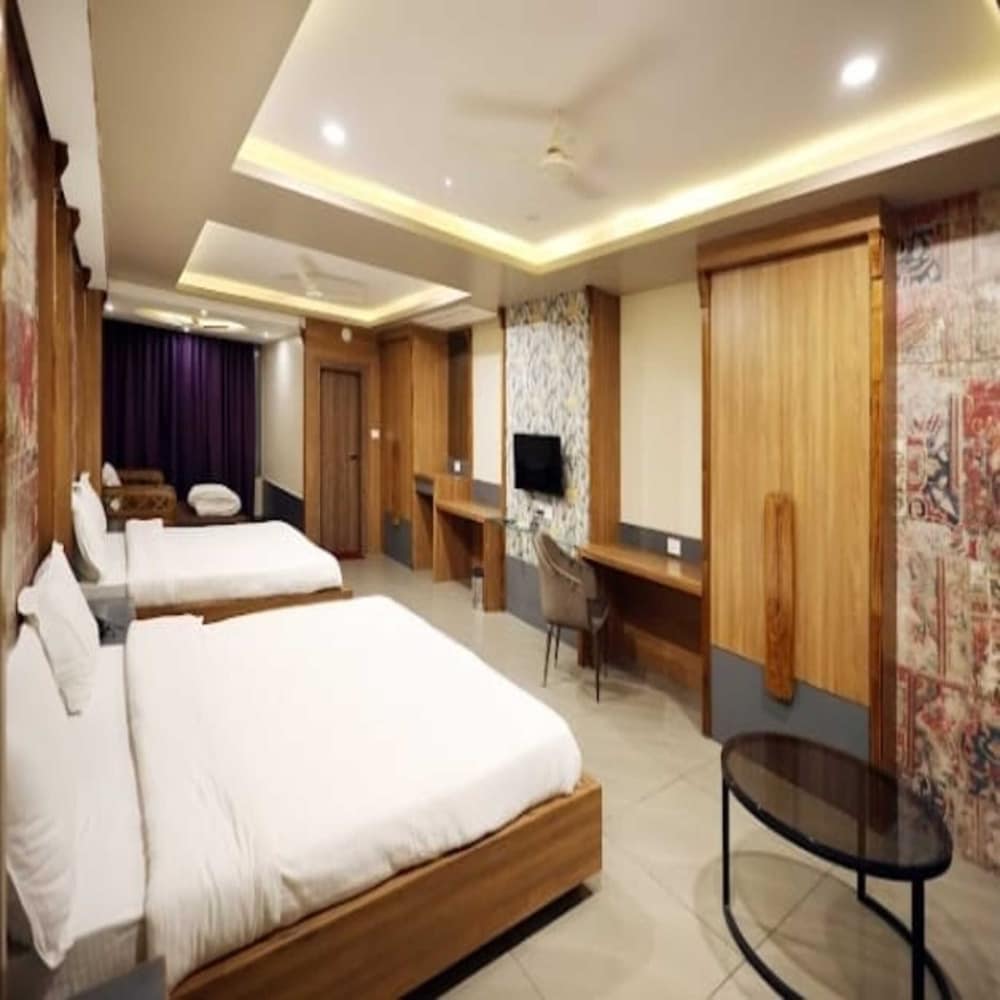 Фото The Grand Padma Resort & SPA