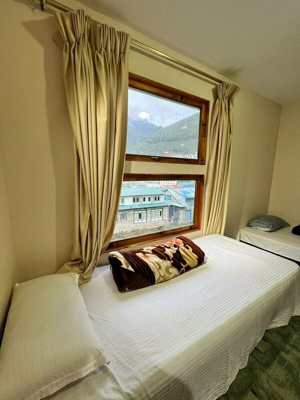 Гостиница Hotel Camp De Base