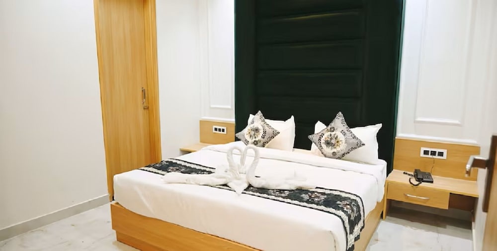 Фото Hotel The Posh