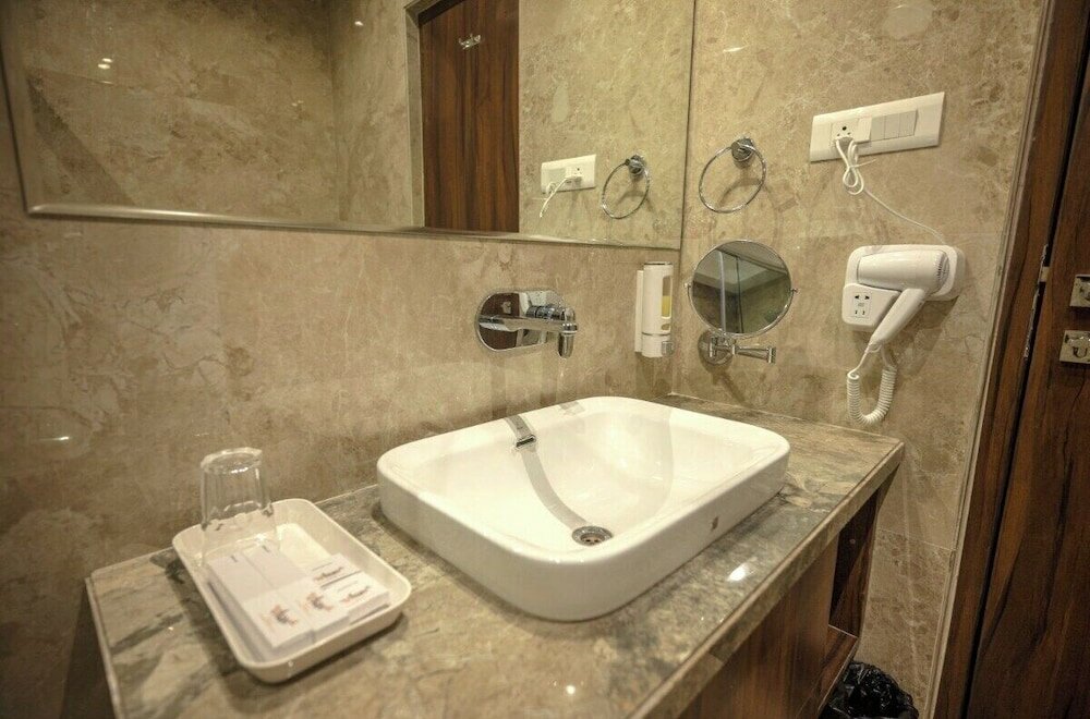 Фото Hotel Utsav Square