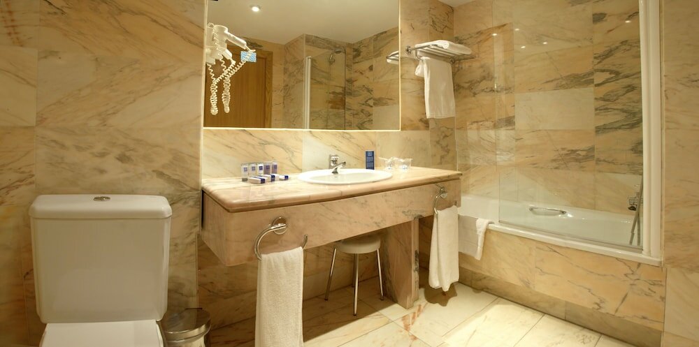 Фото Hotel Parquesur