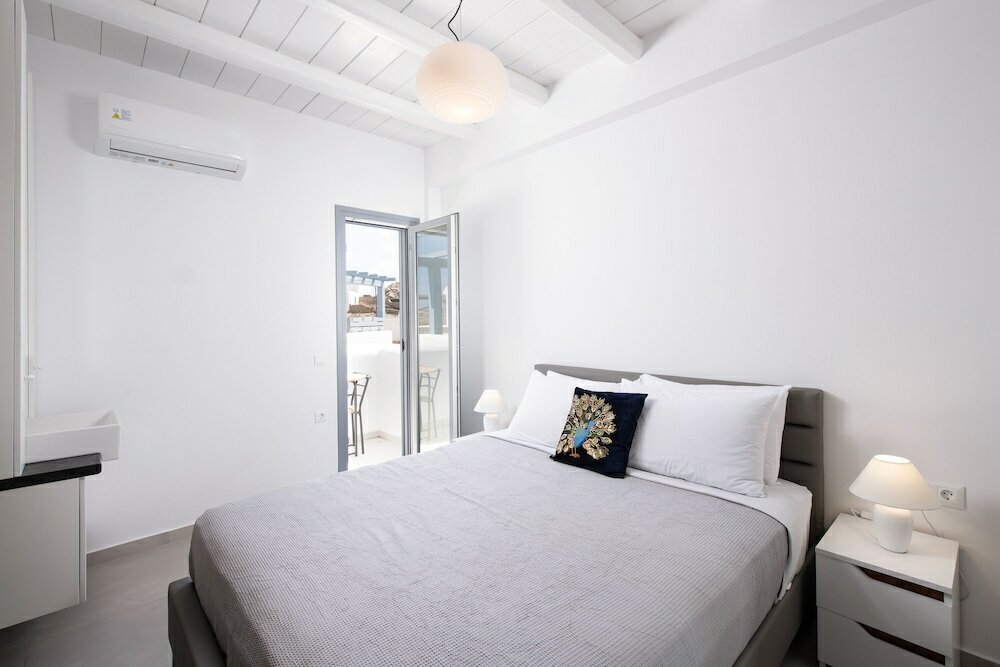 Фото Private Pool Holiday Home by Sunshine Place World