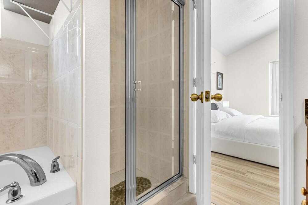 Фото Glamorous House in Disney Area Heated Private Pool