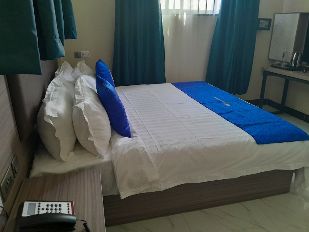 Фото Vegas Luxury Hotel