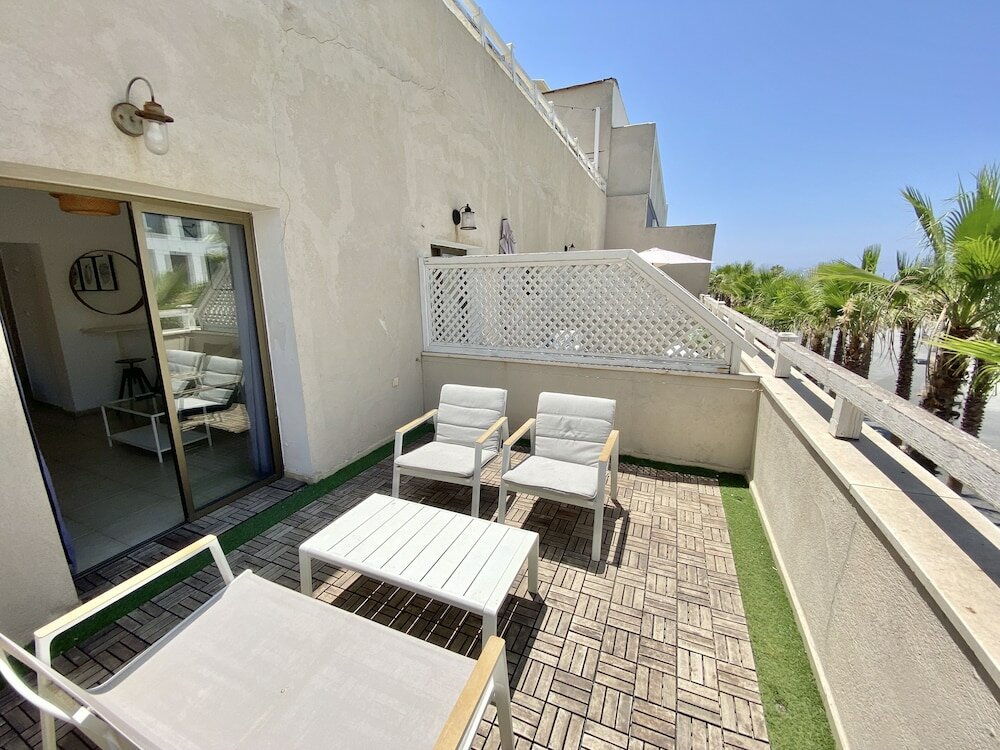 Фото Апартаменты Яркон - на пляже Тель-Авив