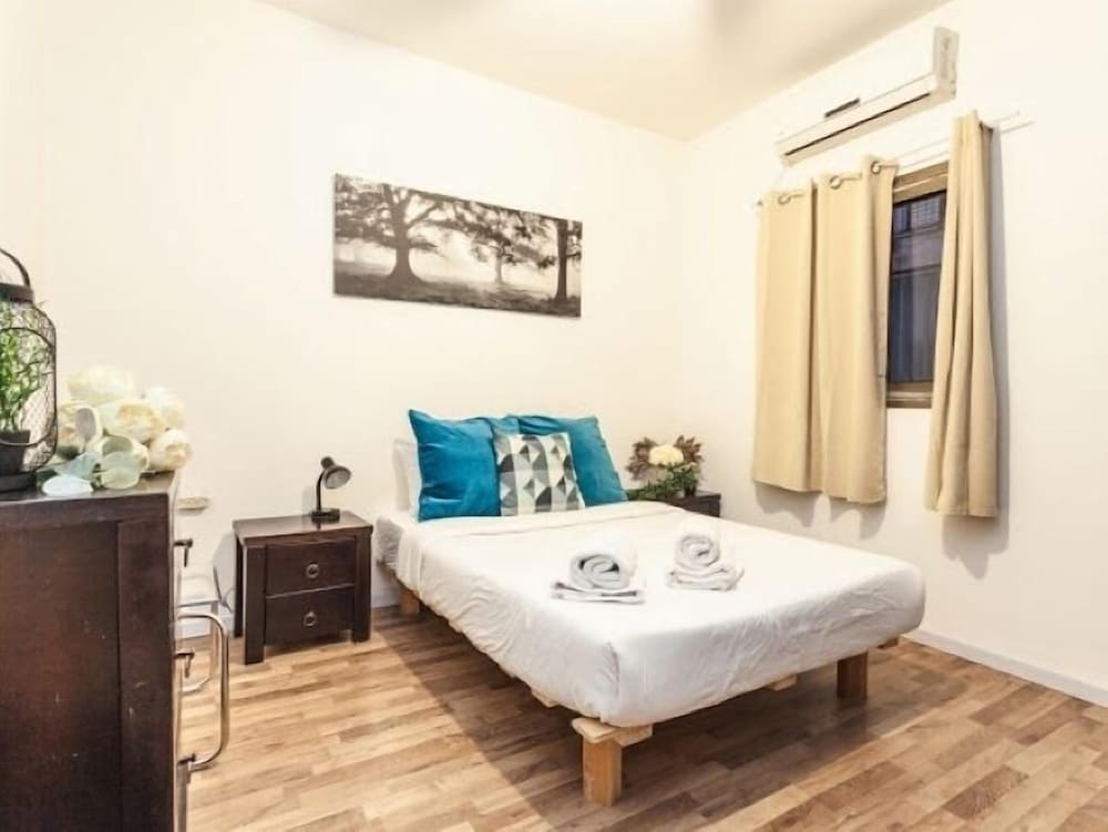 Фото Cozy Ben Yehuda Hideaway-Tel Aviv Rental