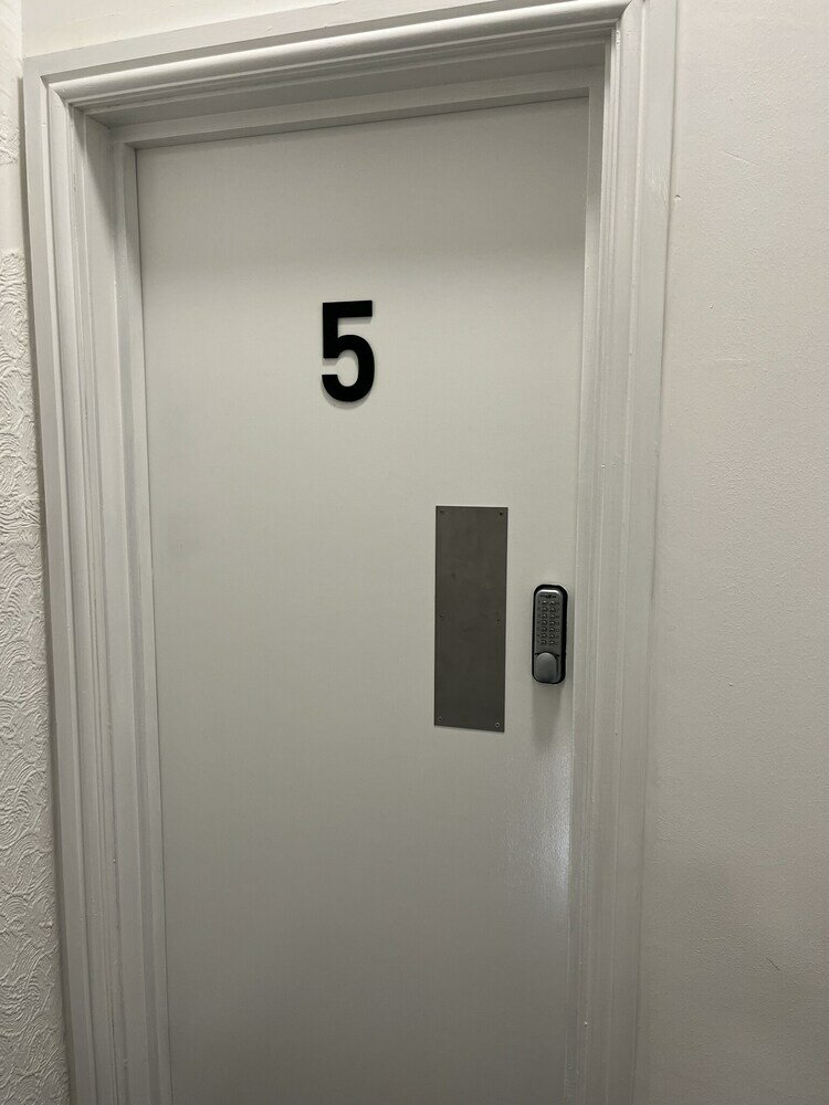 Фото Modern 1 bed Studios for Comfy Stay in Preston