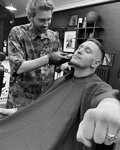 Barbershop Men’s base (Pluschikha Street, 16с1) ، صالون حلاقة