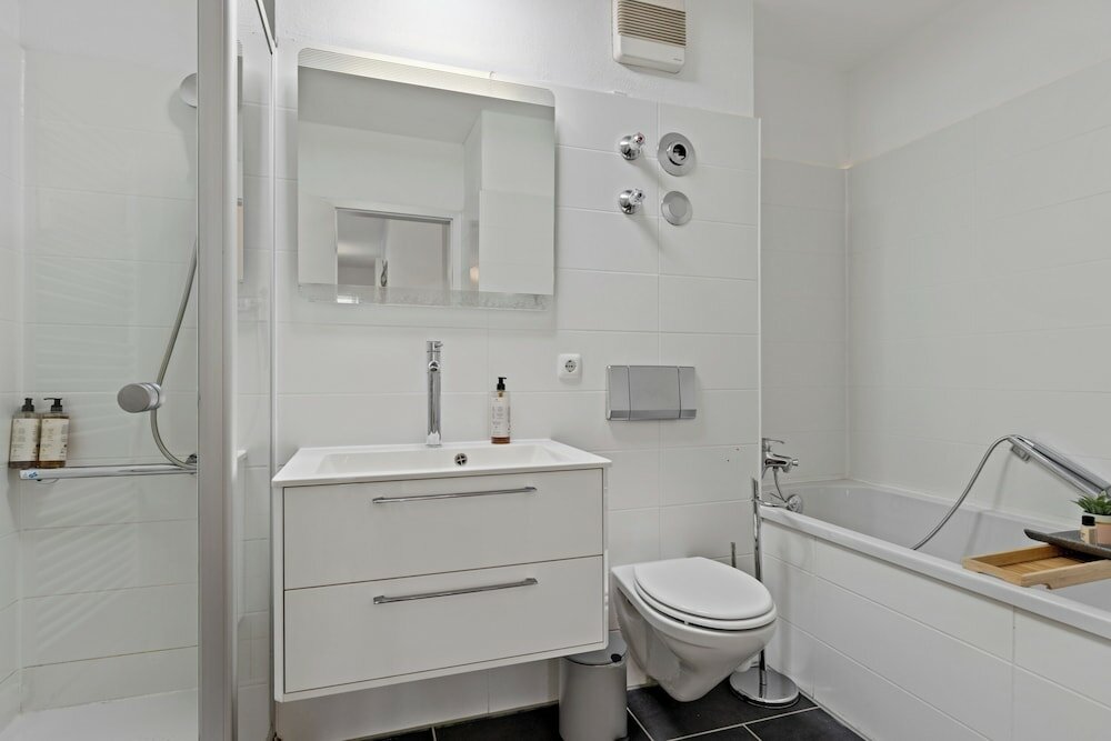 Фото Bright Augsburg Bismarckviertel