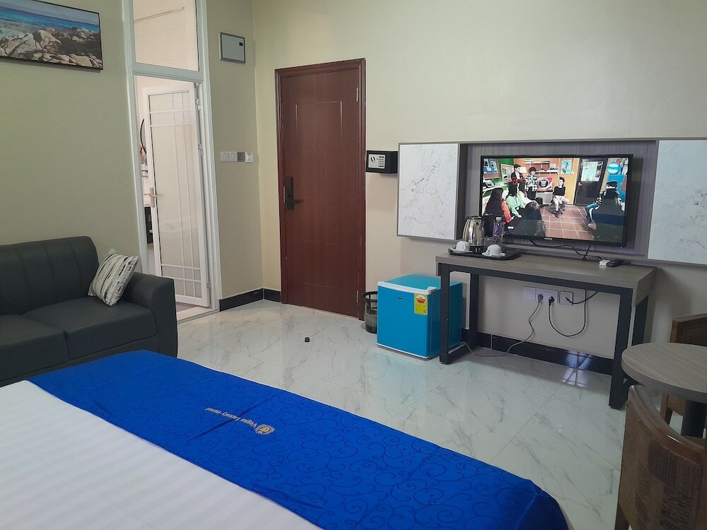 Фото Vegas Luxury Hotel