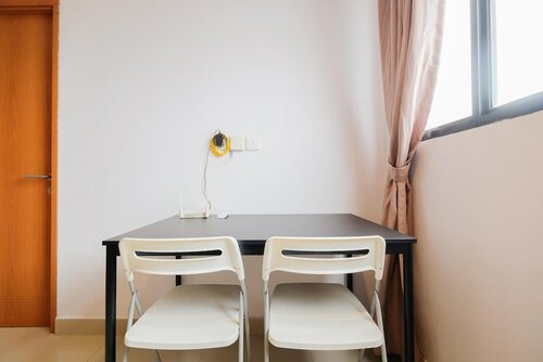 Гостиница Comfortable And Strategic Studio Apartment Evenciio Margonda в Депоке